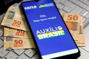 Como saber quais são os Aplicativos falsos no Auxílio Brasil?